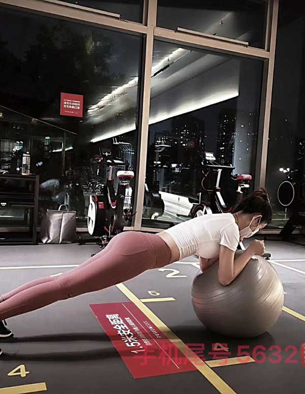 纽约外围女经纪人