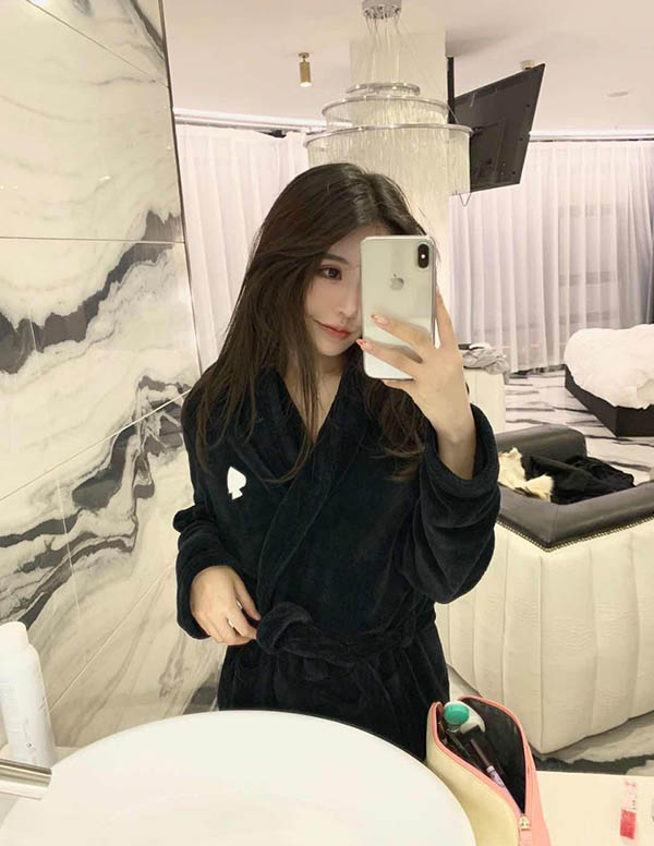 曼谷模特预约微信